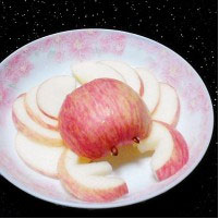 苹果小螃蟹怎么做,将苹果切成小螃蟹的水果拼