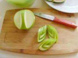 用梨子怎么做水果拼盘,一二三这么做