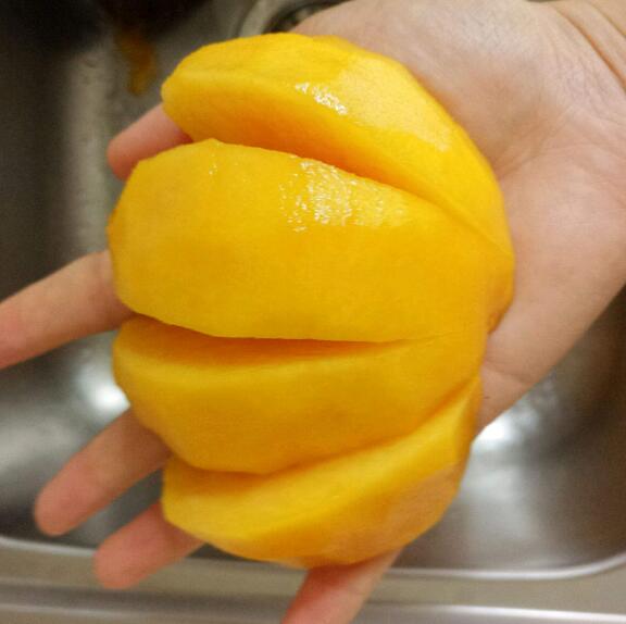 黄桃怎么做好吃 吃黄桃的好处有哪些