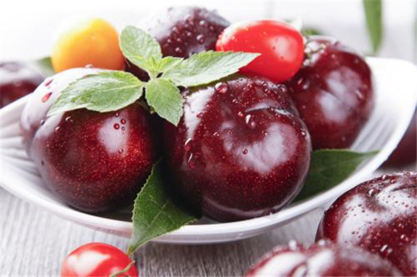 生的黑布林能吃吗,吃生黑布林会中毒