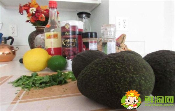 牛油果怎么挑，牛油果吃大个还是小个