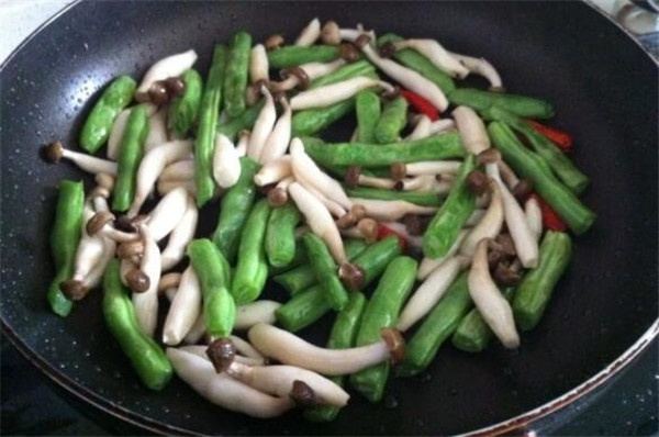 扁豆不能和什么一起吃,扁豆和什么一起吃最好