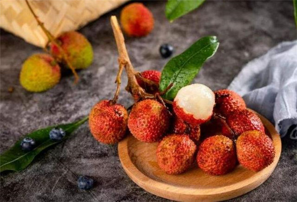 吃荔枝上火吗,荔枝上火吗小孩能吃吗