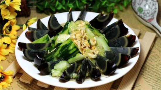 松花蛋可以和黄瓜一起凉拌吗,家常凉拌松花蛋拌豆腐更多
