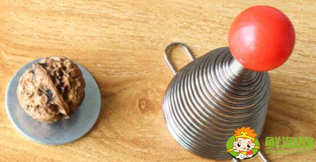 如何夹核桃保持完整,剥核桃工具哪种好用