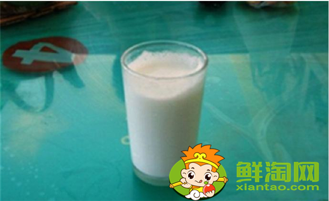 一个骆驼一天能产多少奶,骆驼鲜奶多少钱一斤