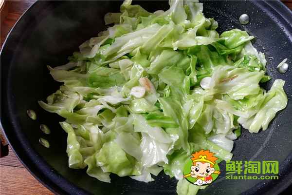 凉拌包菜丝要不要过水,包菜可以生吃吗