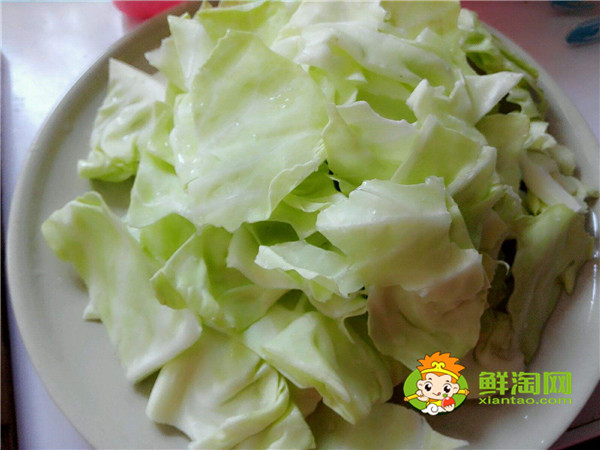 包莱怎么切块图解,包菜怎么切方便穿串