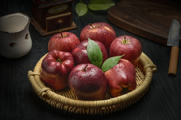 花牛苹果跟蛇果不一样吗