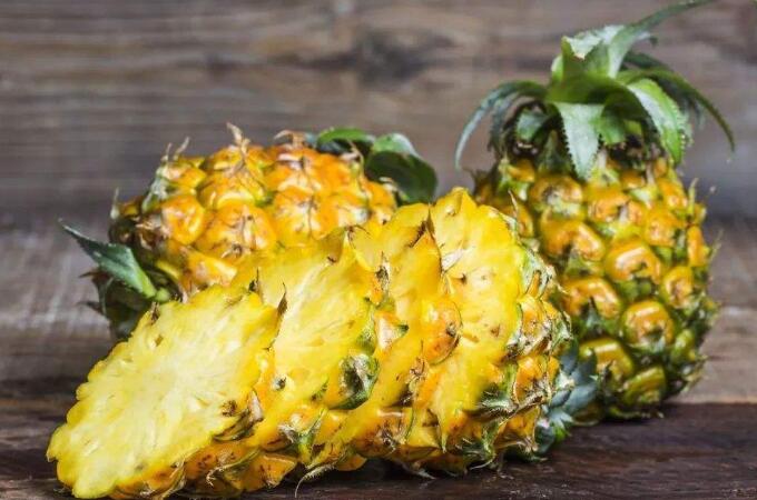 吃菠萝上火吗,吃菠萝的好处有哪些