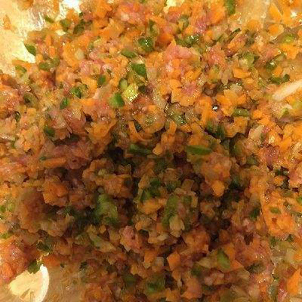 自制牛肉汉堡肉饼做法,日式美食的牛肉汉堡肉饼做法