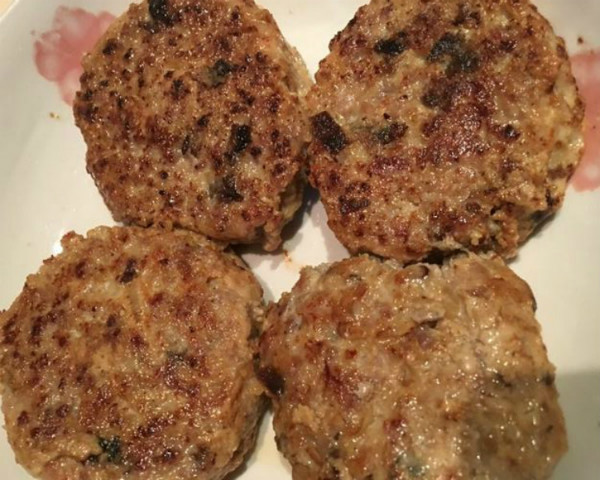 自制牛肉汉堡肉饼做法,日式美食的牛肉汉堡肉饼做法