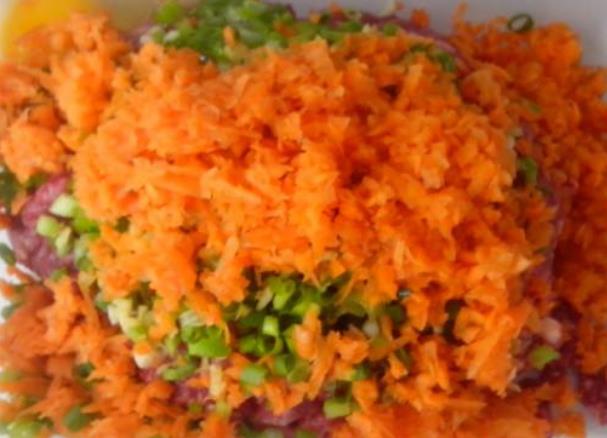 自制牛肉汉堡肉饼做法,日式美食的牛肉汉堡肉饼做法